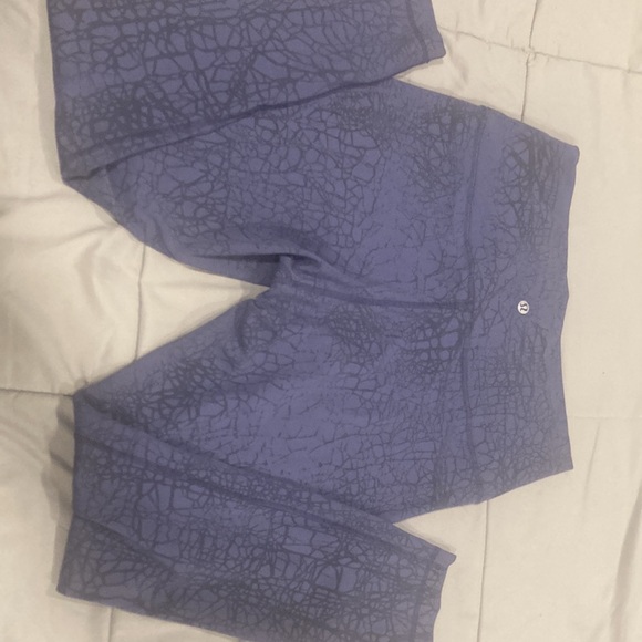 Lululemon - Picture 2 of 3